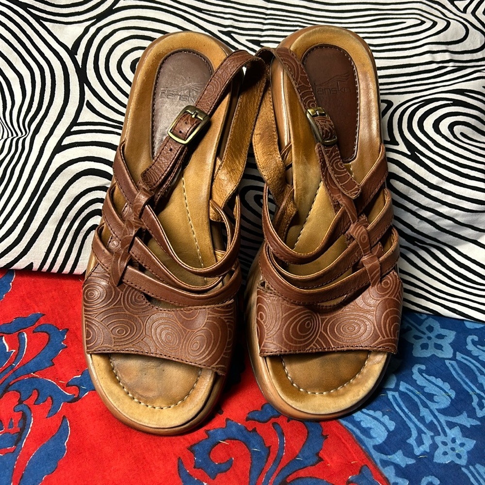 Dansko chunky sandals brown size 39 8.5